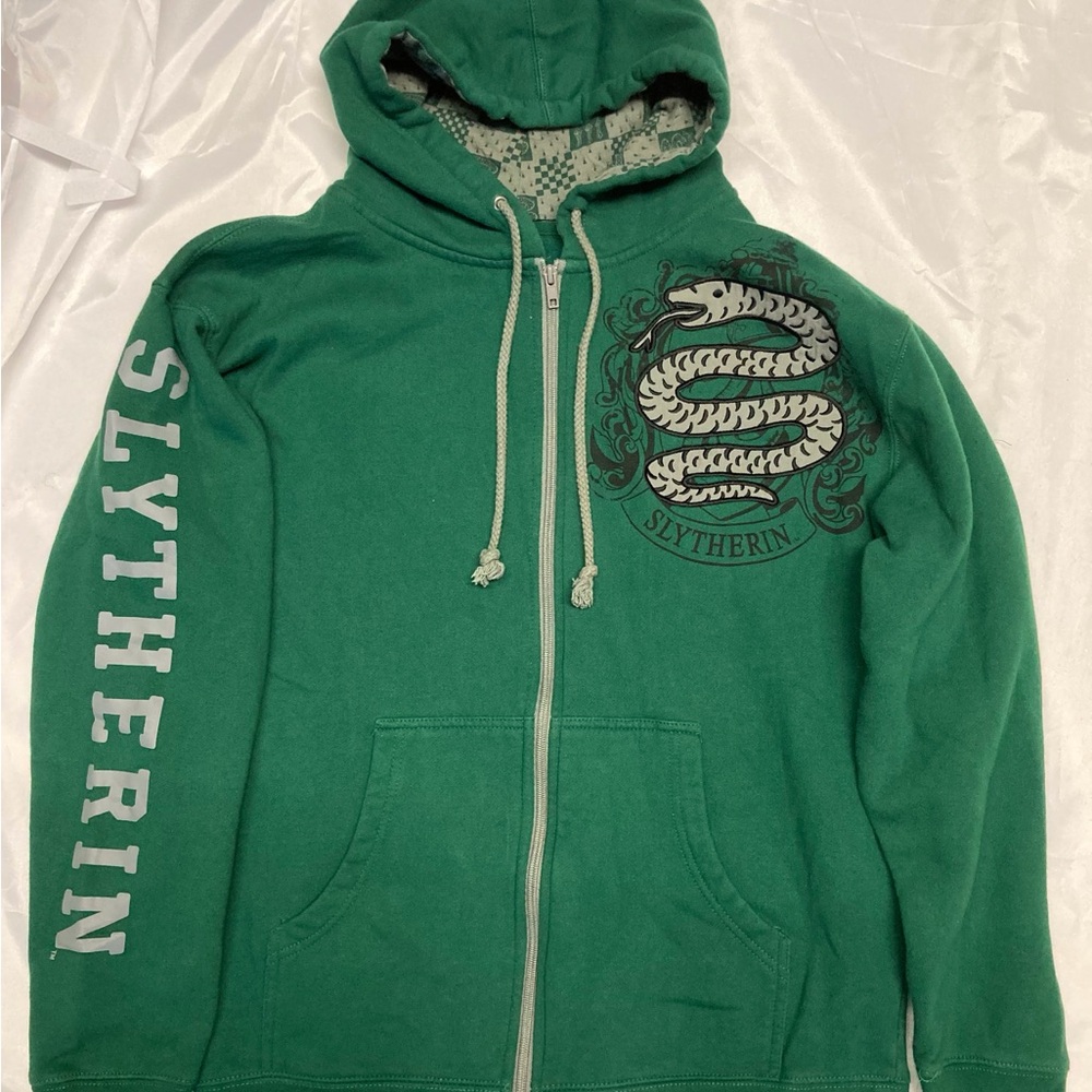 WIZARDING. WORLD OF HARRY POTTER EMERALD AND GRAY SLYTHERIN FULL ZIP HOODIE MED.